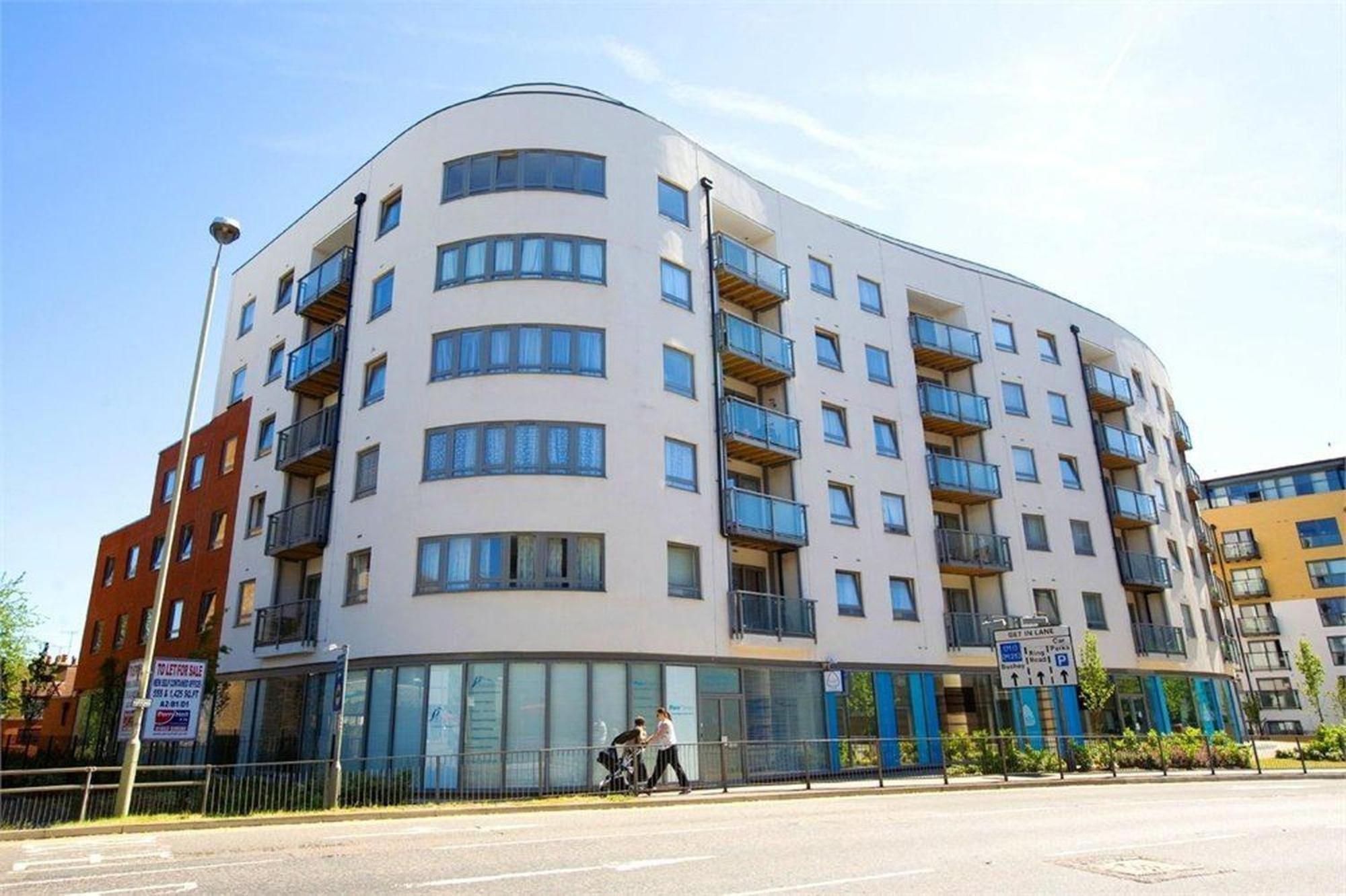 Watford Serviced Apartment, Free Parking, City Centre エクステリア 写真