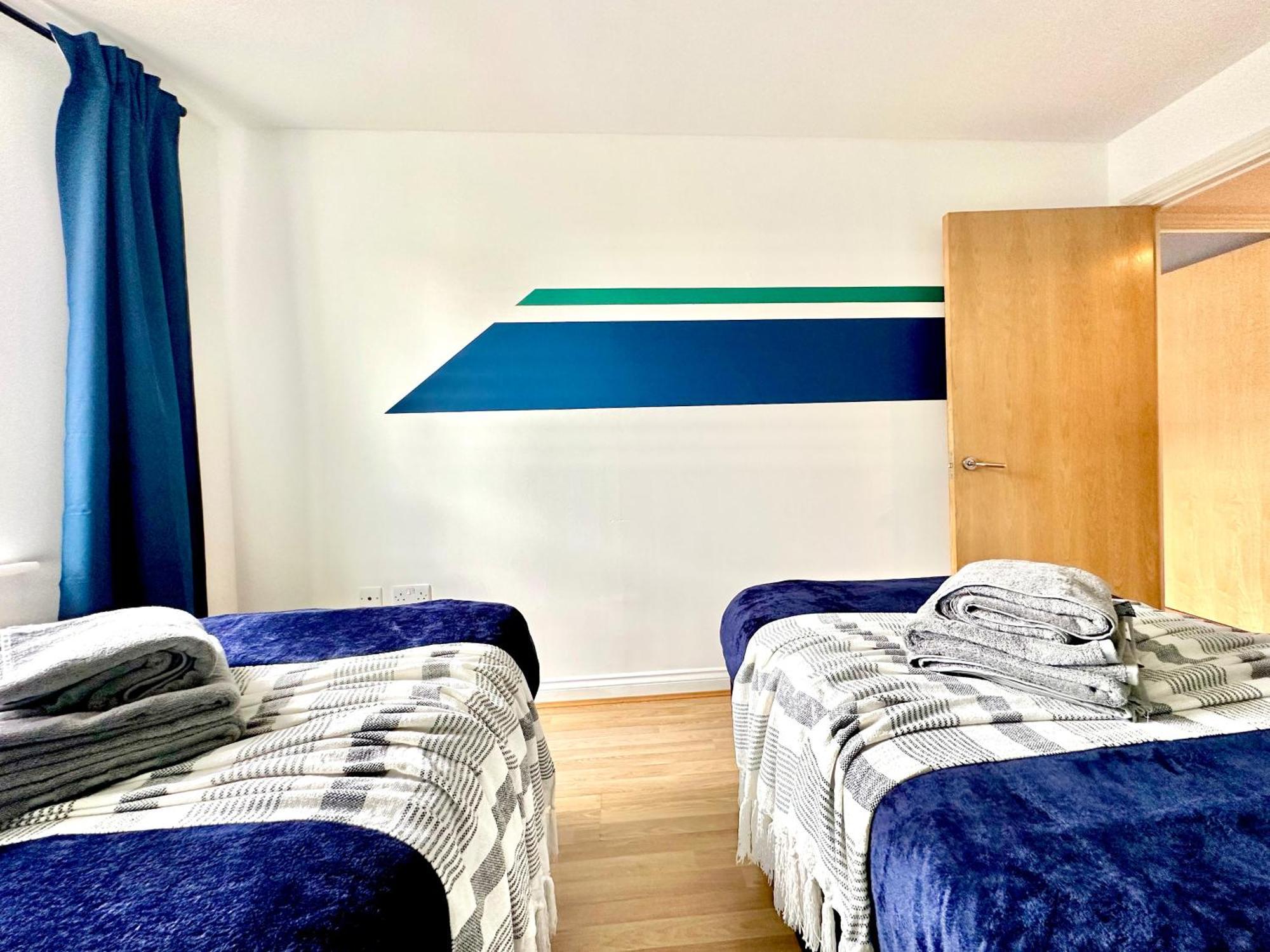 Watford Serviced Apartment, Free Parking, City Centre エクステリア 写真